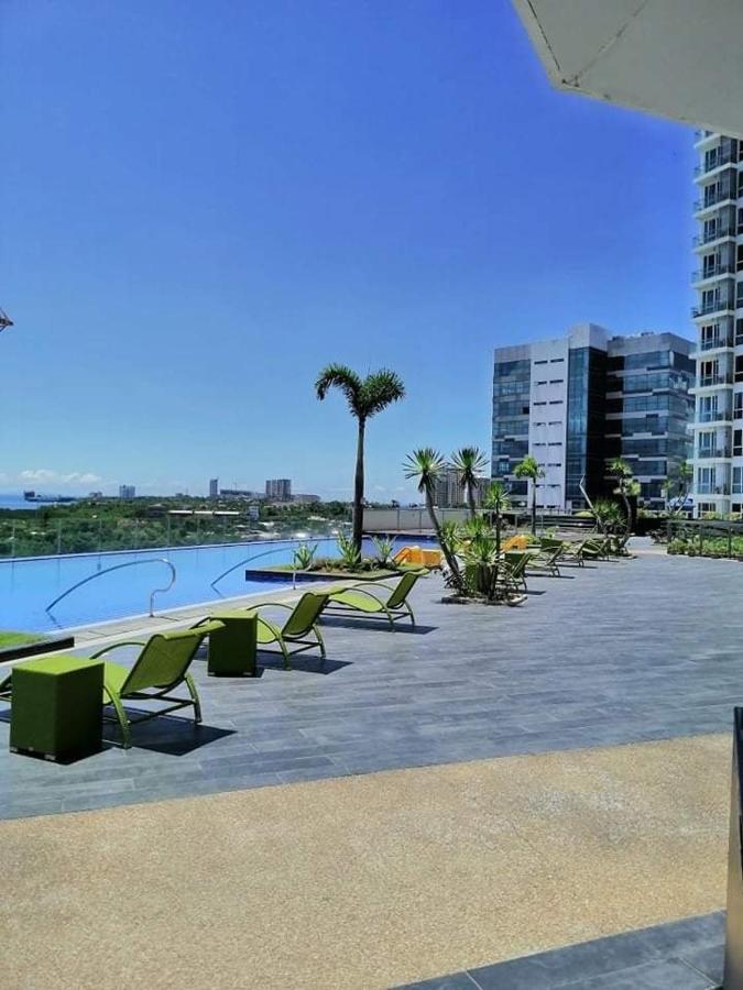 Mactan Newtown Beach Condo Lapu-Lapu City Exteriör bild