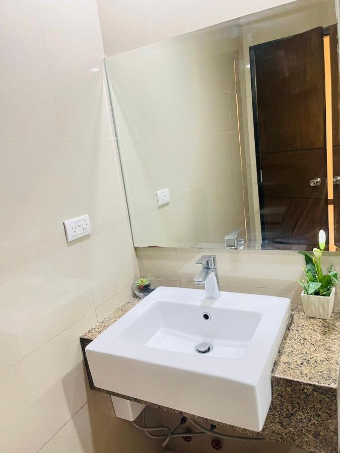 Mactan Newtown Beach Condo Lapu-Lapu City Exteriör bild