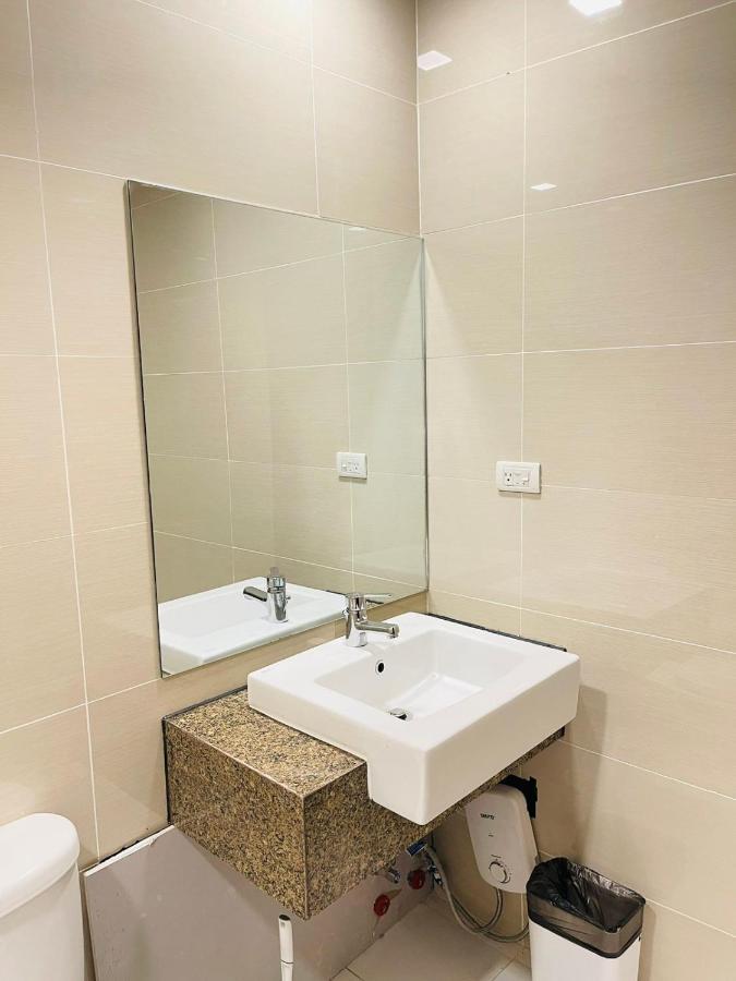 Mactan Newtown Beach Condo Lapu-Lapu City Exteriör bild